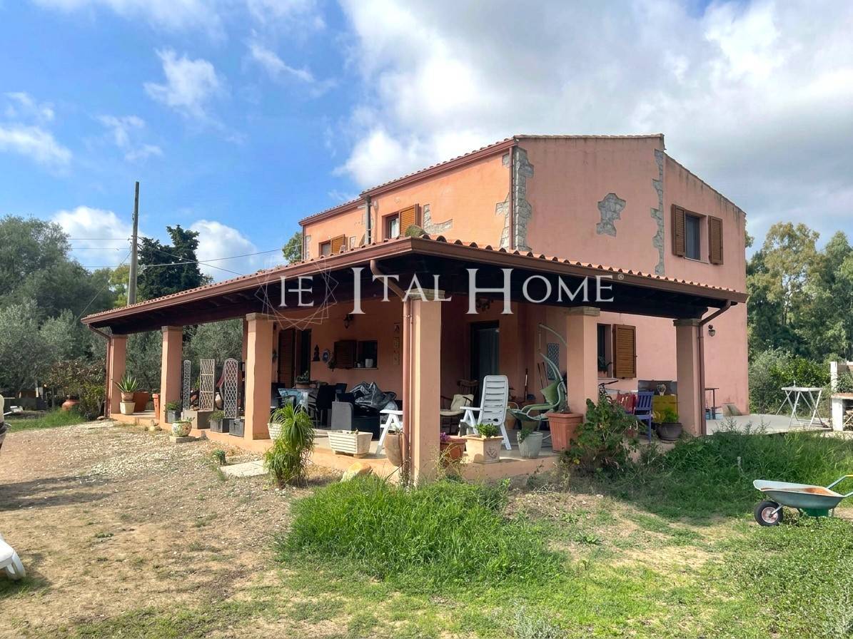 Villa indipendente con ampio terreno a Castiadas